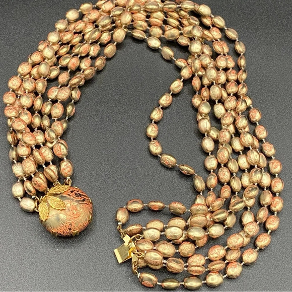 Vintage 1960s Choker Necklace with Plastic Gold and Coral Beads with Leaf Motif - Picture 11 of 11